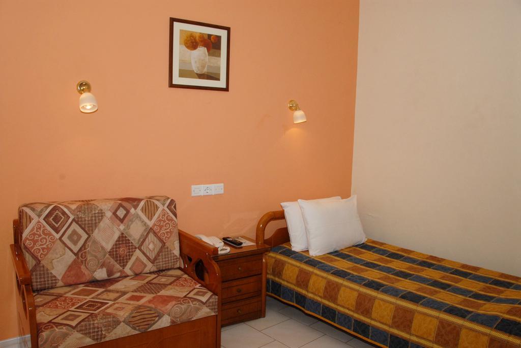 Tzovanna Studios Loutra Edipsou  Habitación foto